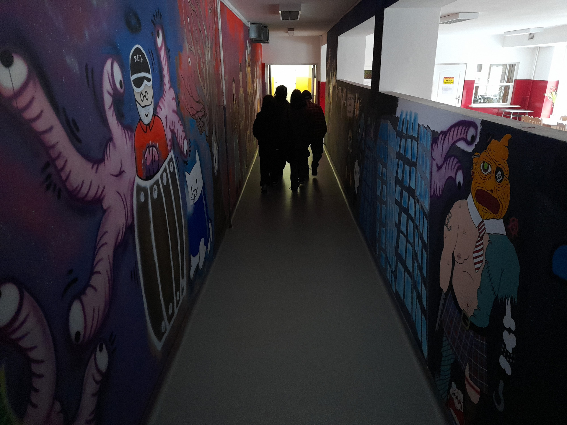 Nowy mural na ścianach kąta