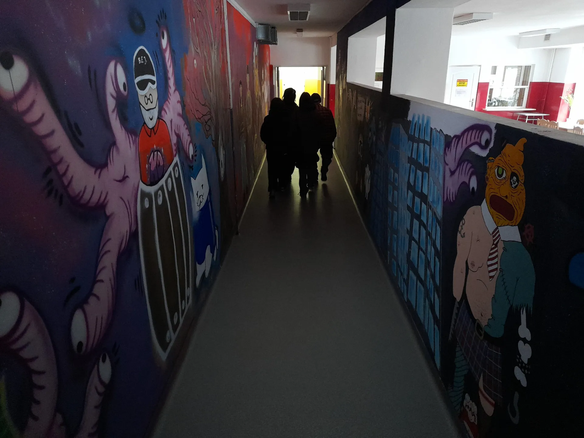 Nowy mural na ścianach kąta